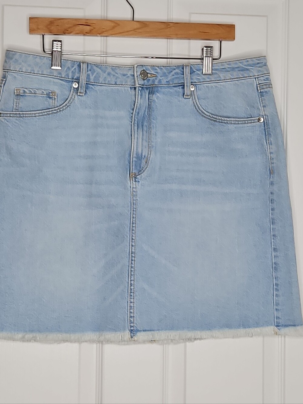 Ann Taylor LOFT Denim Pencil Skirt Raw Hem 12 Light Wash Blue Jean Stretch
